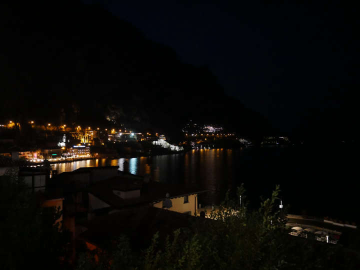 Limone bei Nacht